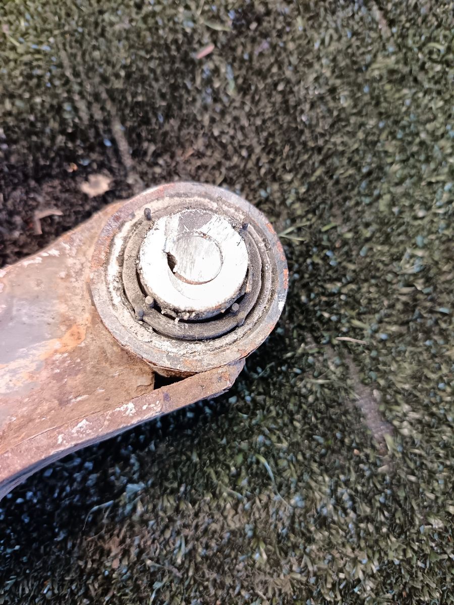 Важіль підвіски ЗП Volkswagen Passat B6 (2005-2010) 1K0505323N