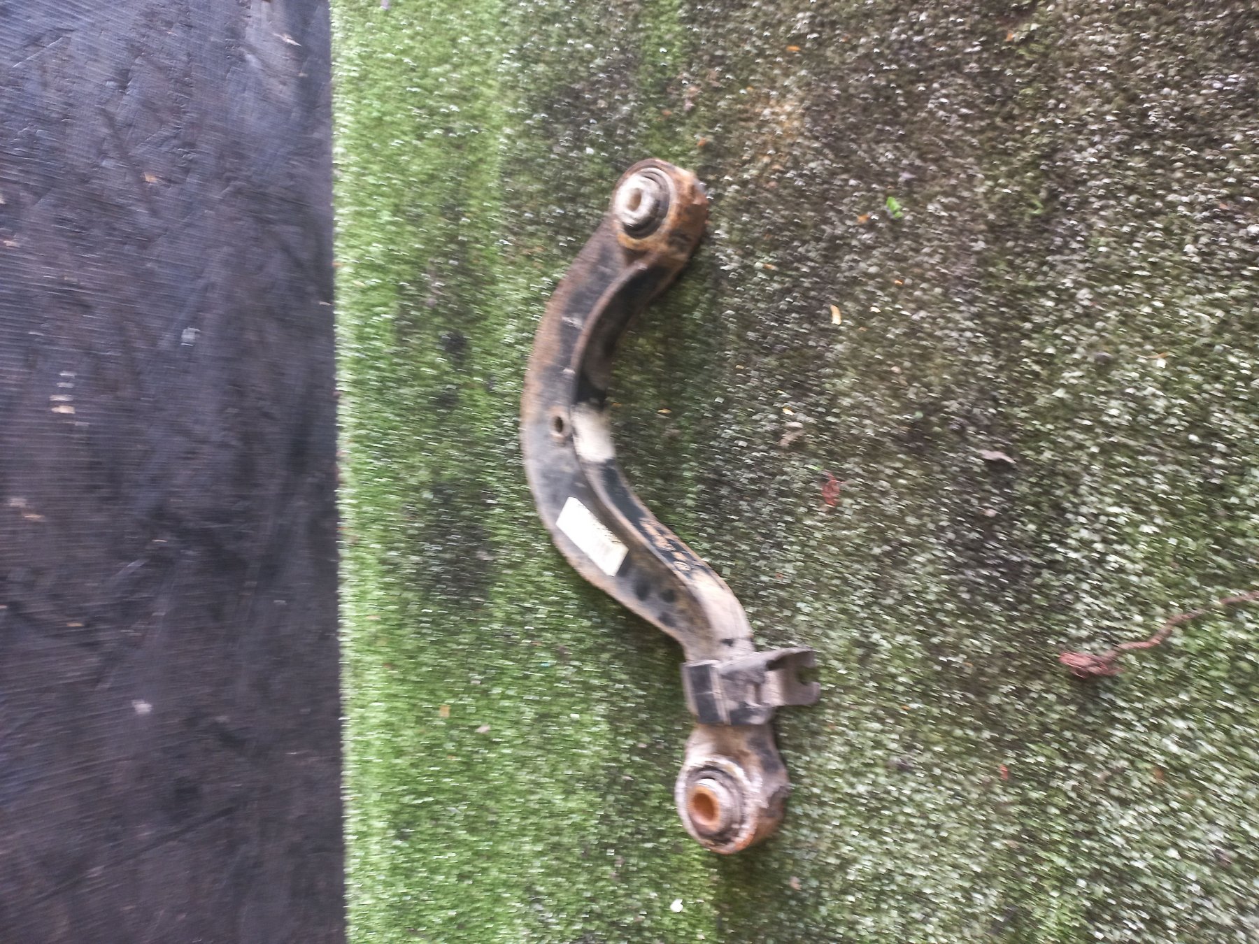 Важіль задньої підвіски верхній Volkswagen Passat B6 (2005-2010) 1K0505323N