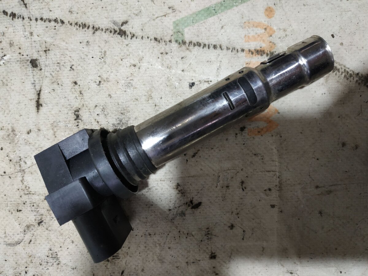 котушка запалювання Volkswagen Polo IV (2002-2009) 0040102030