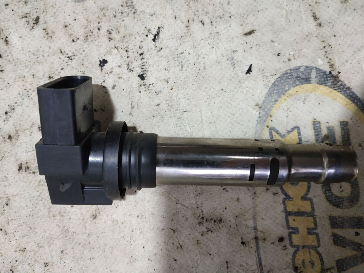 котушка запалювання Volkswagen Polo IV (2002-2009) 0040102030