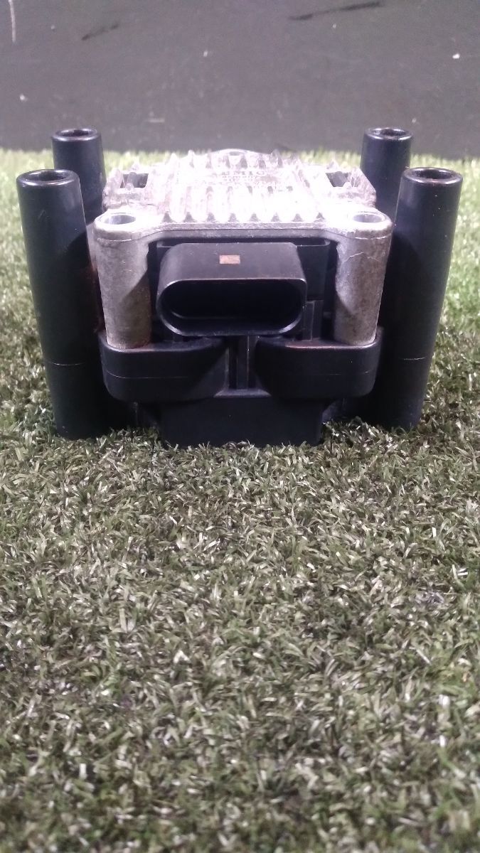 Котушка запалювання Volkswagen Polo IV (2002-2009) 032905106B