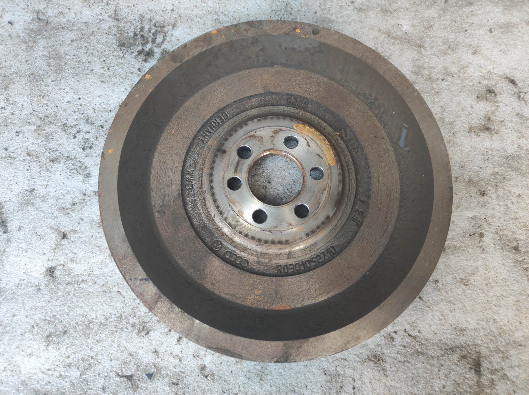 Маховик в хорошому стані Volkswagen Polo IV (2002-2009) R0301052710