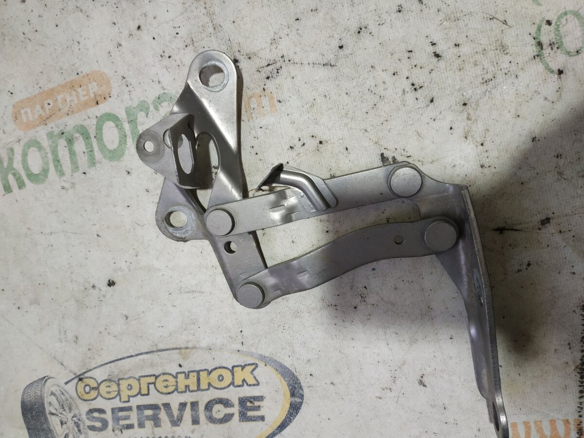Петля капота ліва Volkswagen Sharan I (1995-2010) 7M0823301L