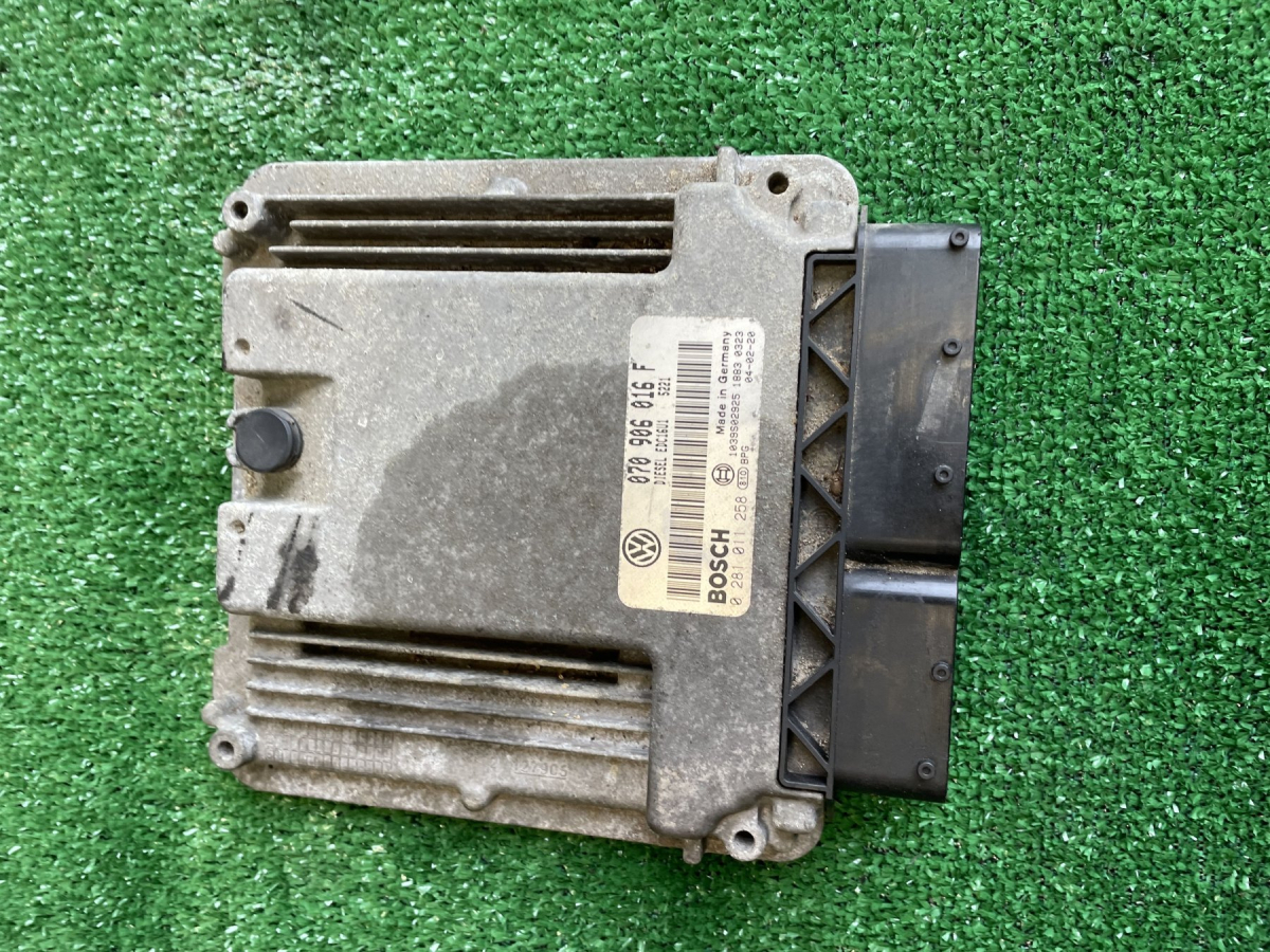 Блок керування двигуном Volkswagen Touareg I (2002-2010) 070906016F