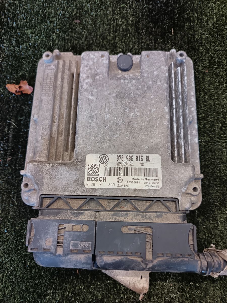 Блок управління двигуном Volkswagen Touareg I (2002-2010) 070906016BL Вживаний
