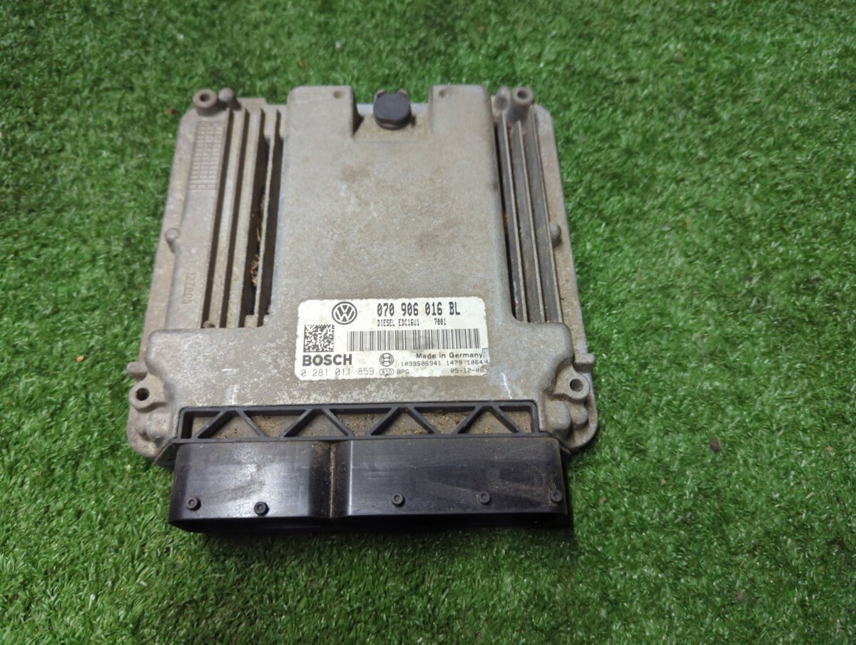 Блок управління двигуном Volkswagen Touareg I (2002-2010) 070906016BL