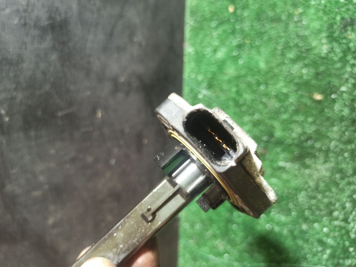 Датчик рівня масла Volkswagen Touareg I (2002-2010) 06E907660