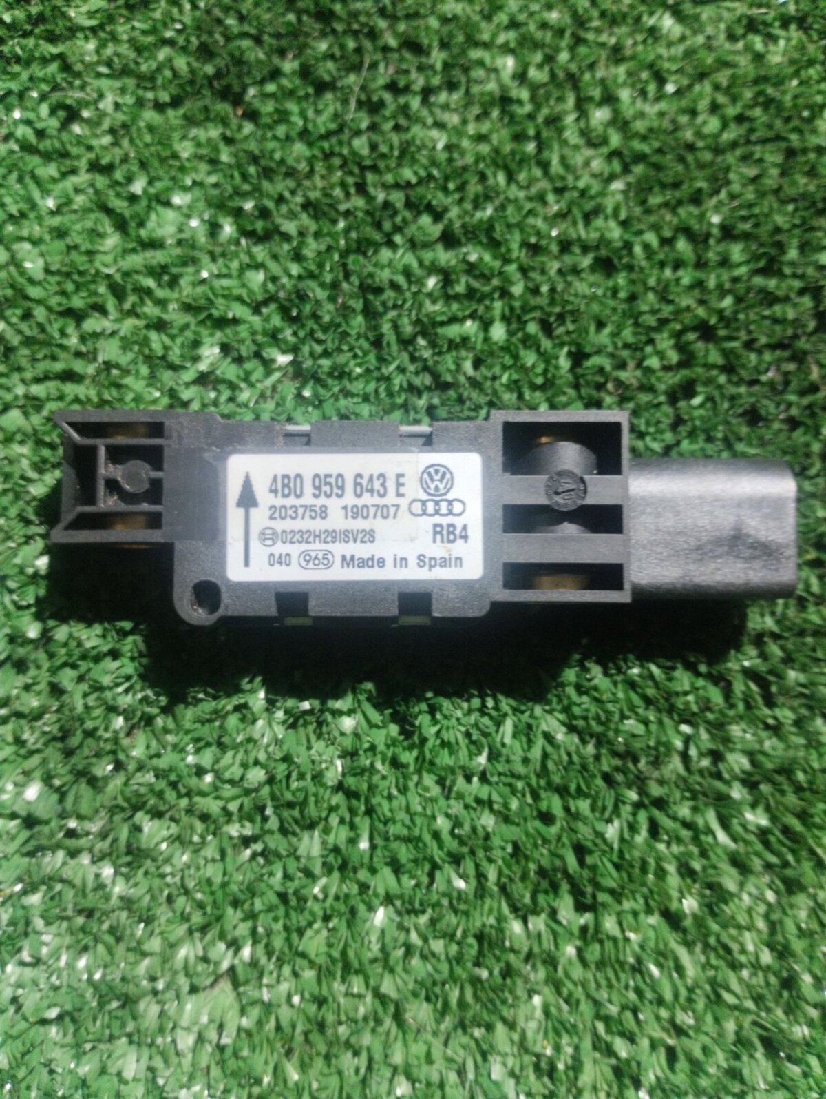Датчик удару Volkswagen Touareg I (2002-2010) 4B0959643E