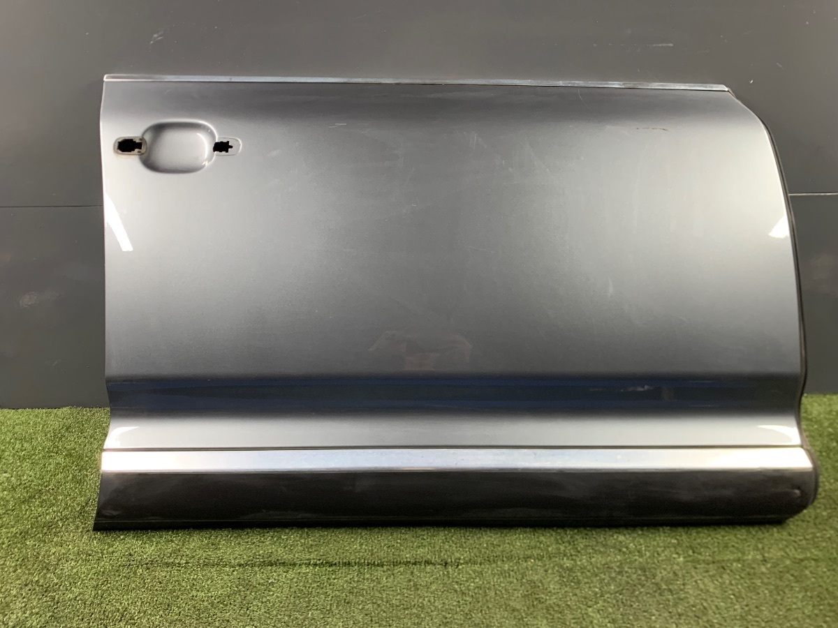 Двері передні праві Volkswagen Touareg I (2002-2010) 7L0831056L