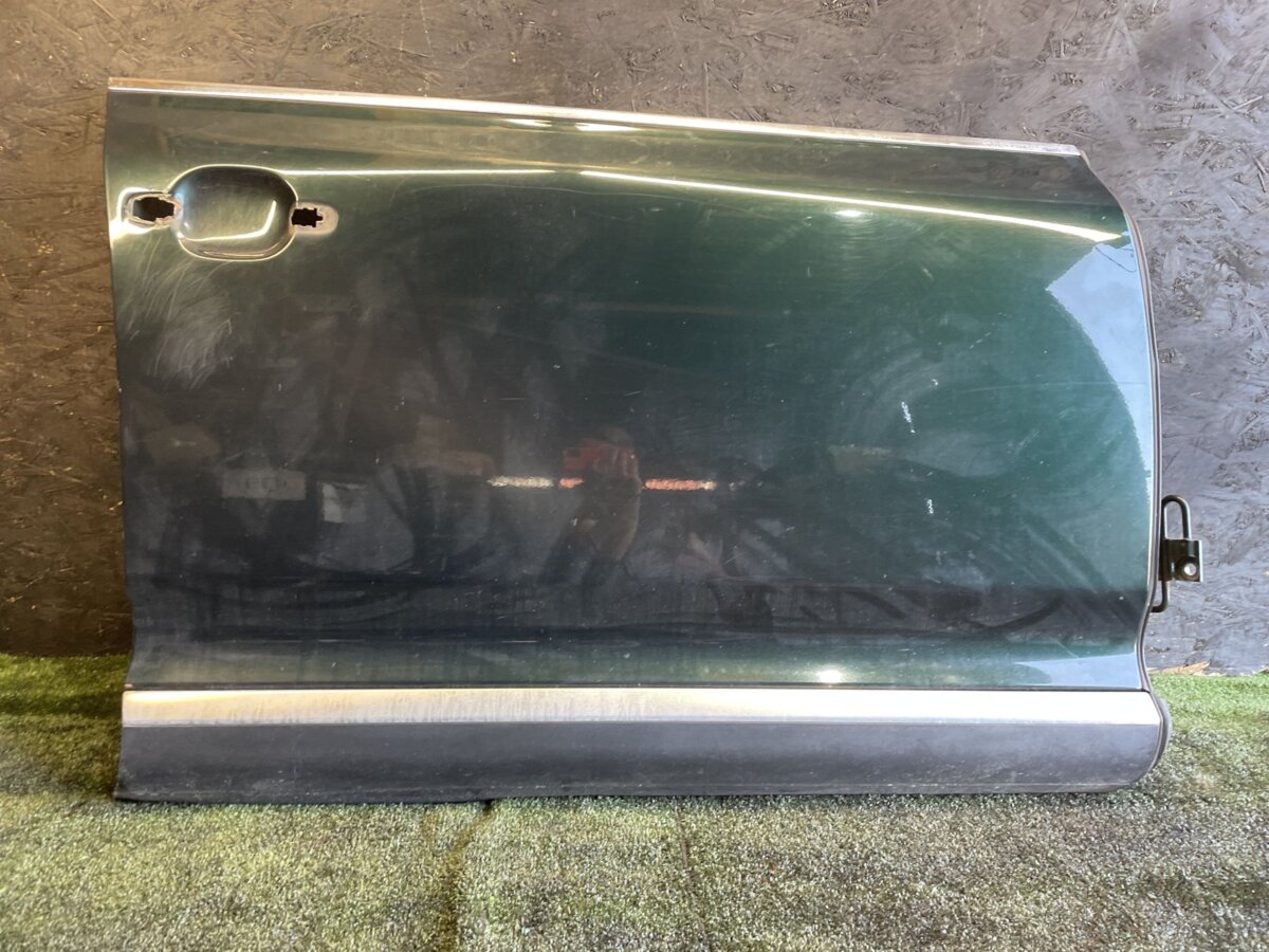 Двері передні праві Volkswagen Touareg I (2002-2010) 7L0831056L