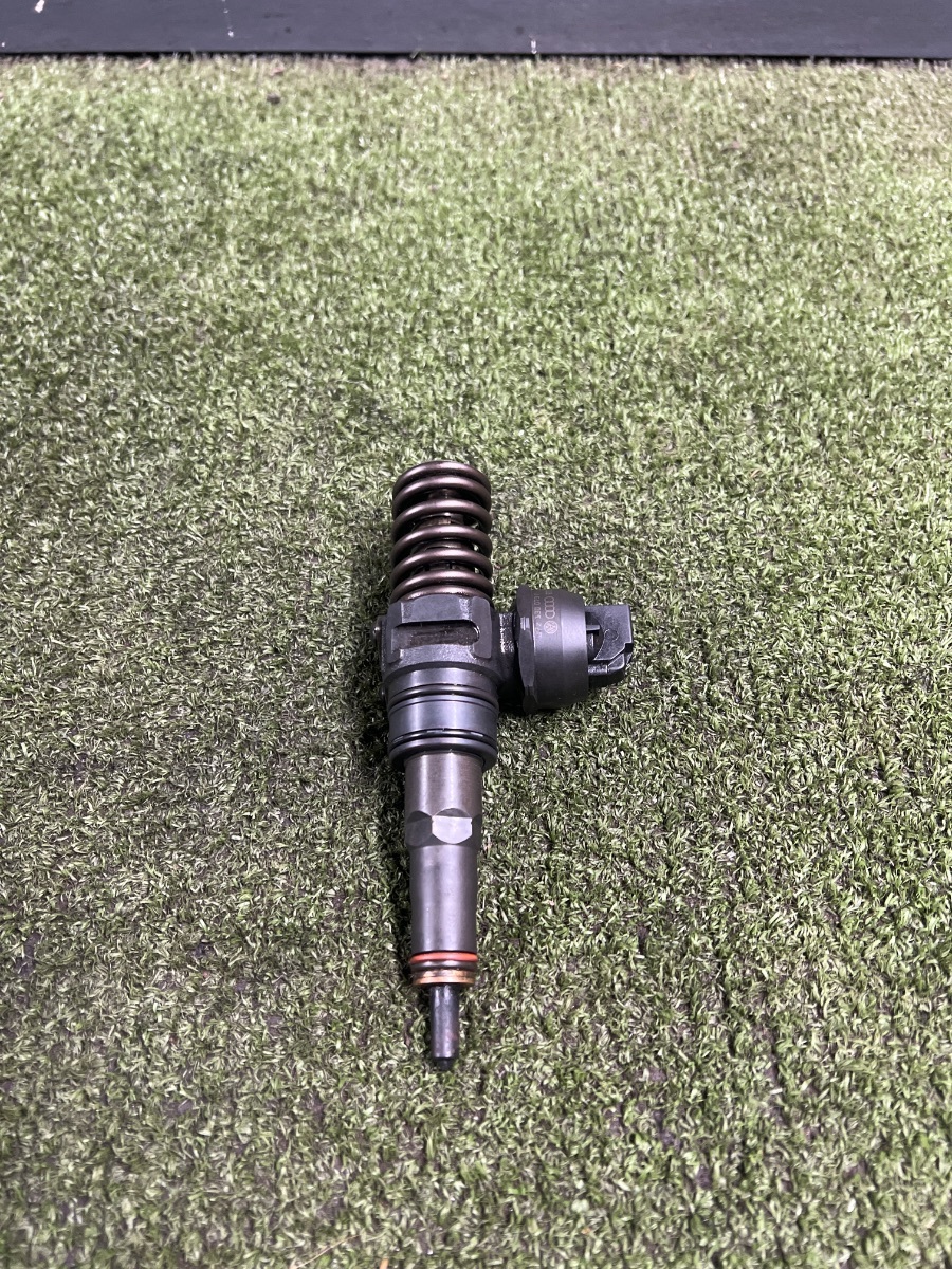 Форсунка паливна Volkswagen Touareg I (2002-2010) 0414720210 Volkswagen Touareg I (2002-2010) 0414720210