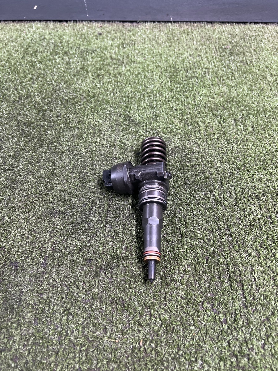 Форсунка паливна Volkswagen Touareg I (2002-2010) 0414720210