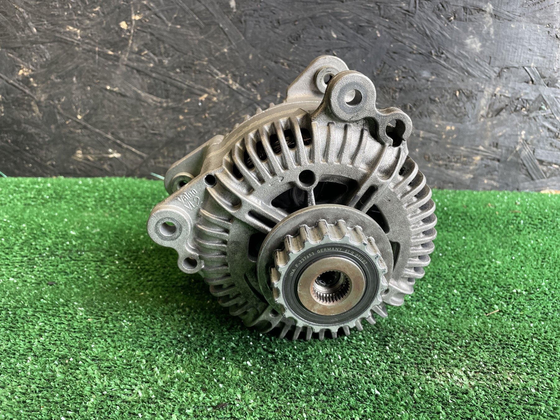 Генератор Volkswagen Touareg I (2002-2010) 070903024B