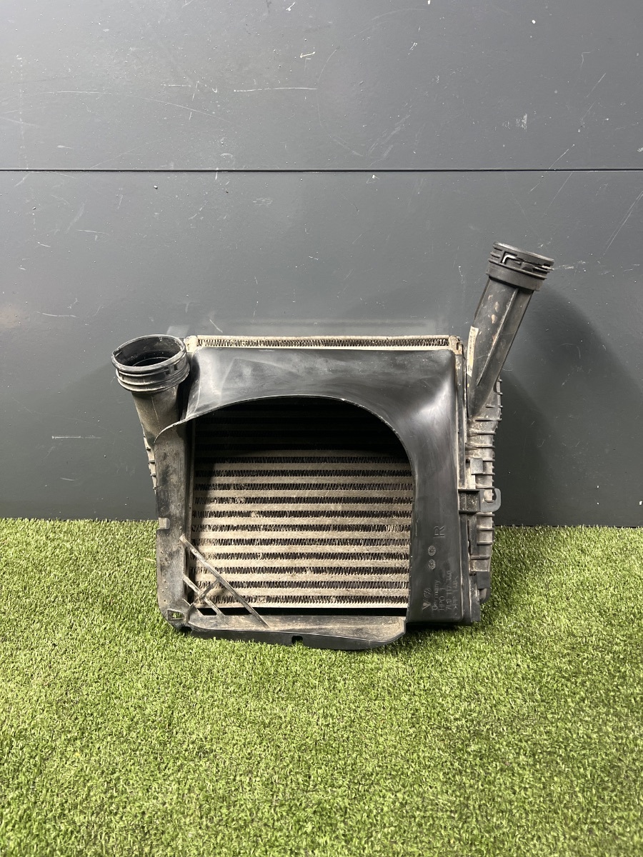 Інтеркулер Volkswagen Touareg I (2002-2010) 7L6145804