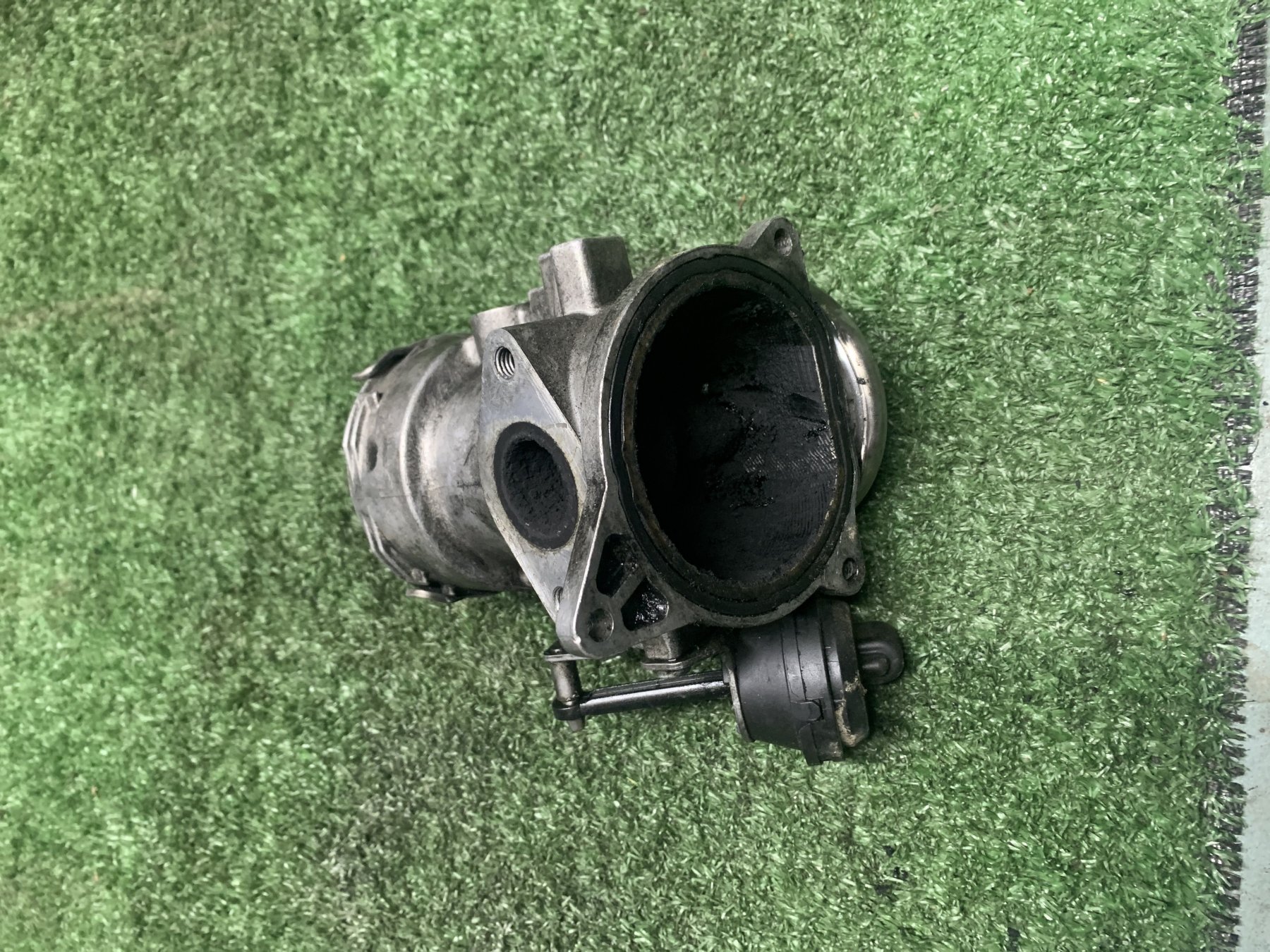 Клапан рециркуляції Volkswagen Touareg I (2002-2010) 070128070F