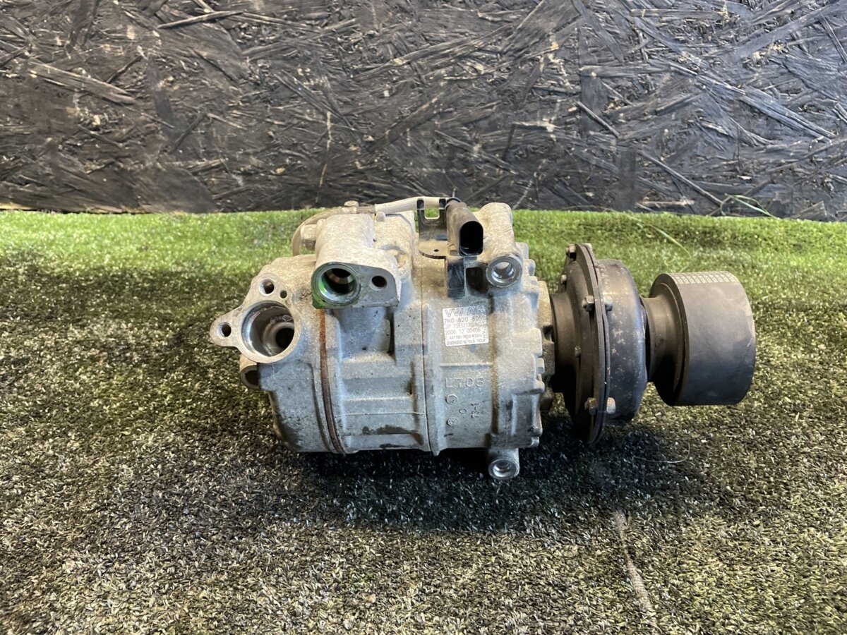 Компресор кондиціонера Volkswagen Touareg I (2002-2010) 7H0820805H