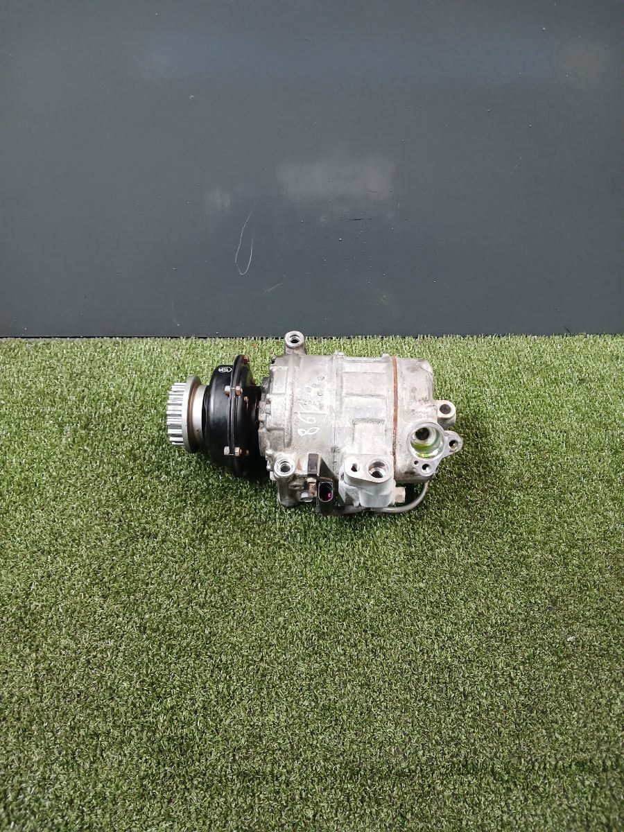 Компресор кондиціонера Volkswagen Touareg I (2002-2010) 7H0820805J