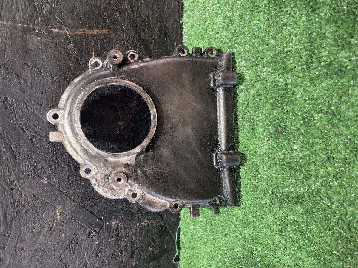 Кришка шестерні розподільного валу ліва Volkswagen Touareg I (2002-2010) 059109129E