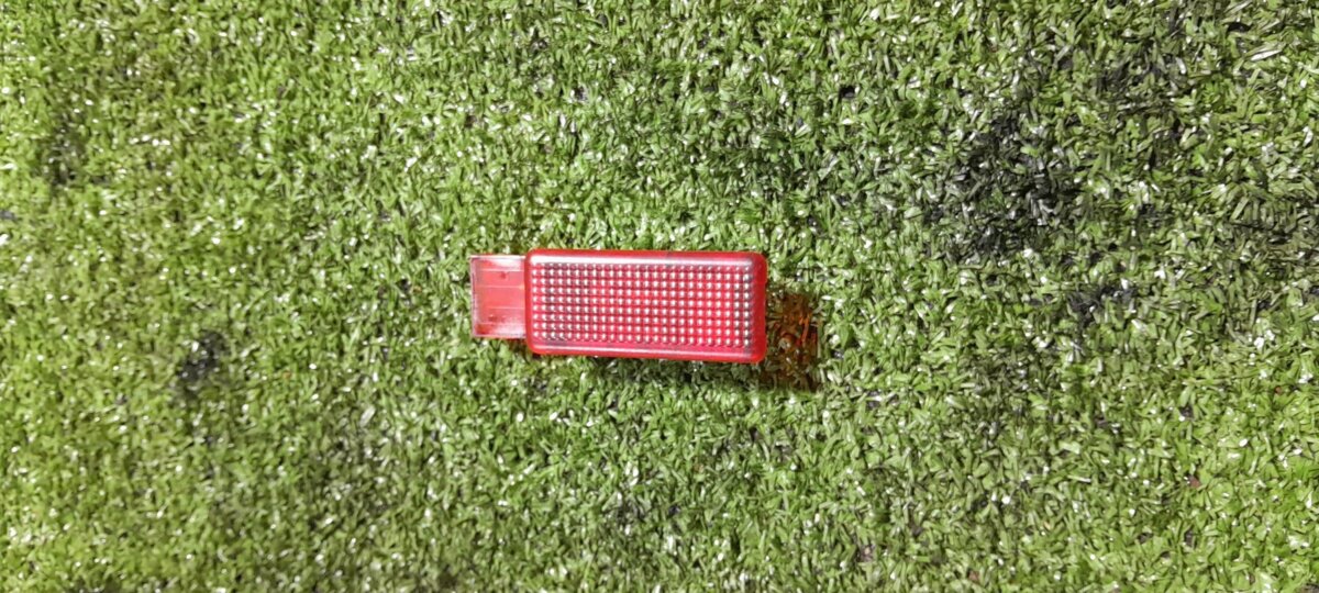 Лампа підсвітки дверей Volkswagen Touareg I (2002-2010) 4B0947415A