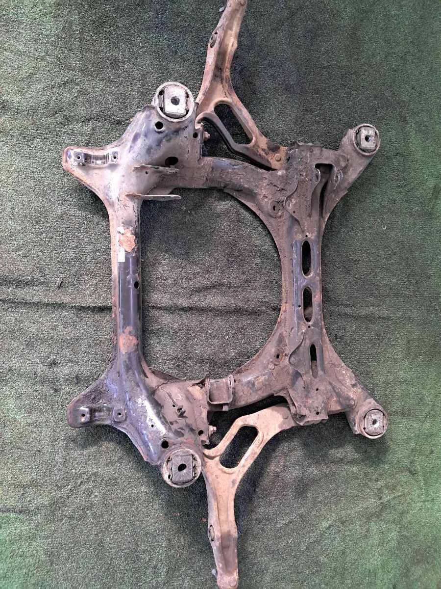 Підрамник передній Volkswagen Touareg I (2002-2010) 7L0400025