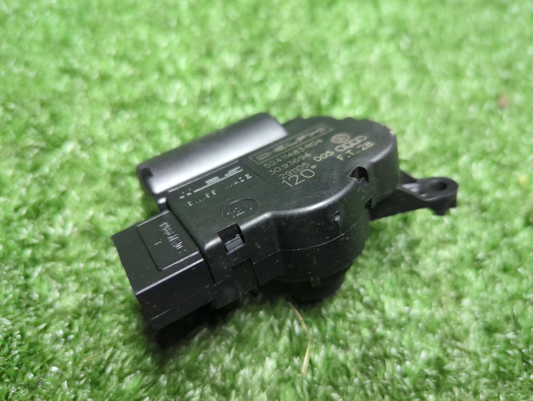 Привід заслонки пічки Volkswagen Touareg I (2002-2010) 52411483R04