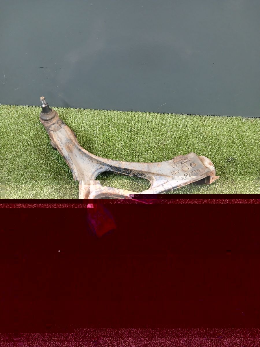 Важіль передньої підвіски нижній лівий Volkswagen Touareg I (2002-2010) 7L0407153B