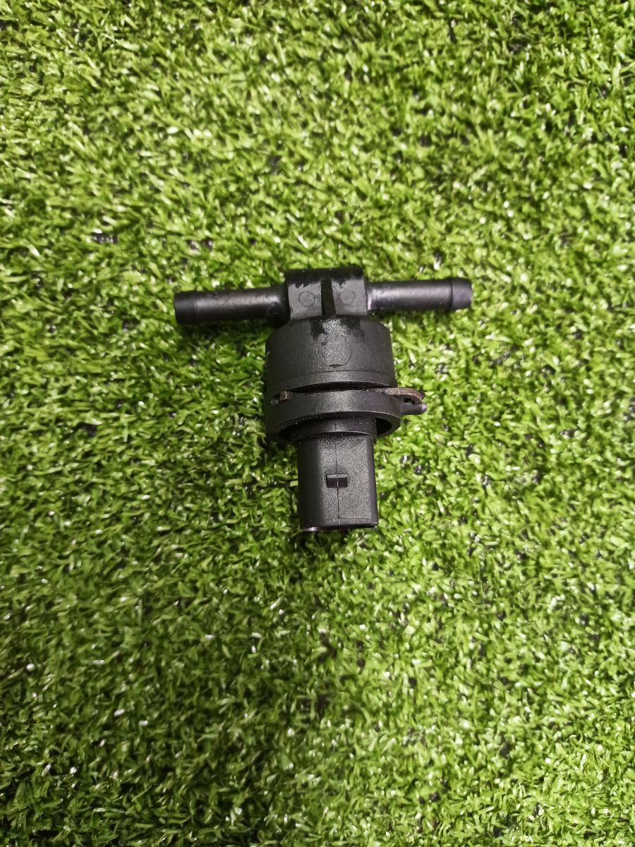 Датчик температури палива  Volkswagen Touran I (2003-2010) 038906081B