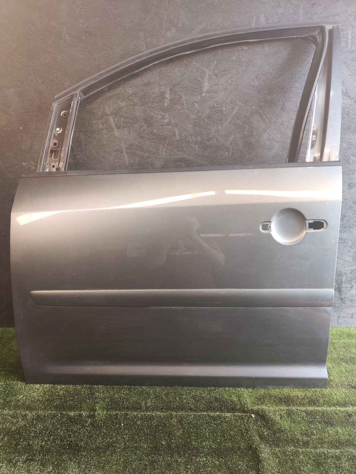 Двері дефект подряпина Volkswagen Touran I (2003-2010) 1T0831055AB