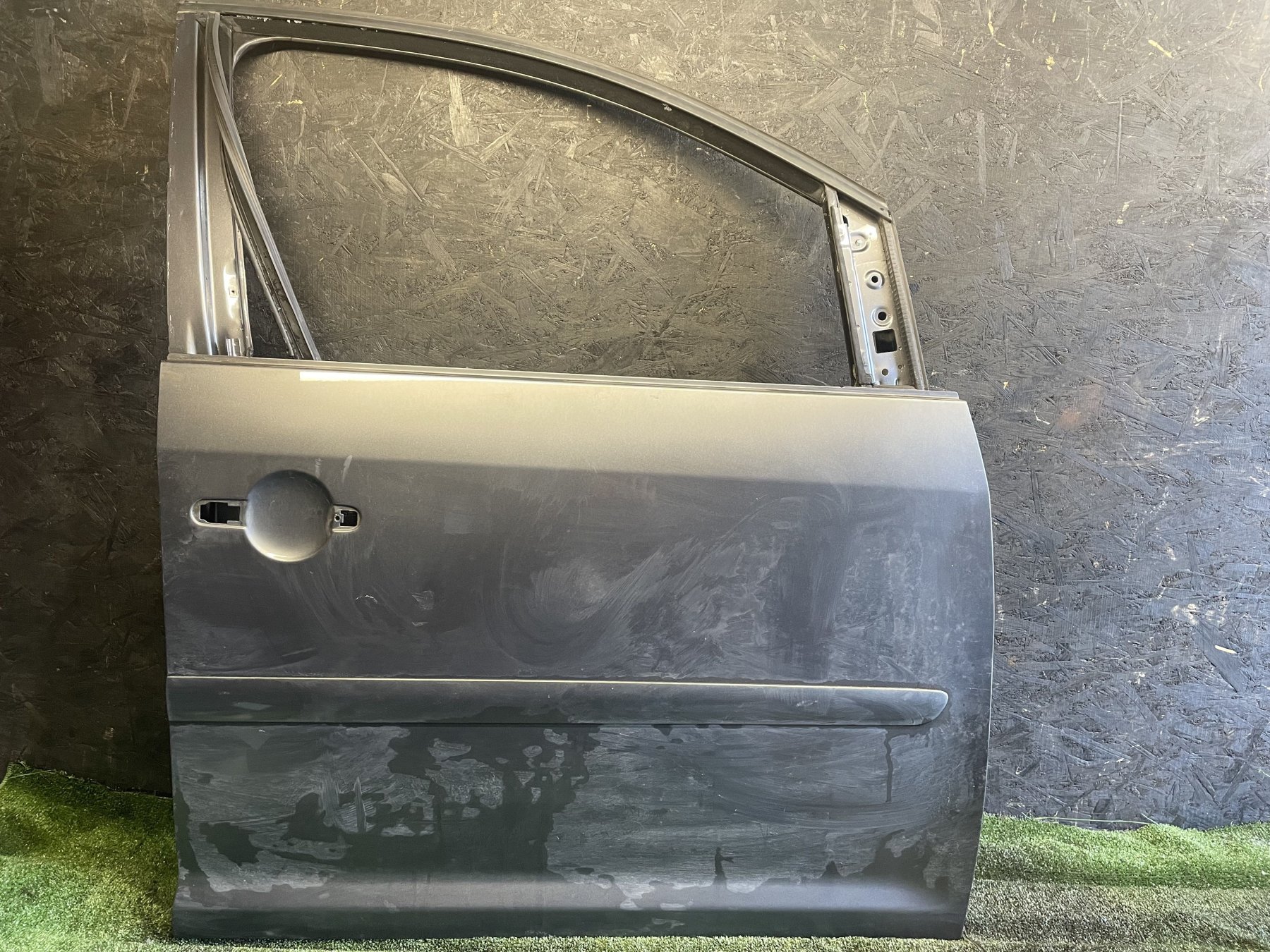 двері передні праві Volkswagen Touran I (2003-2010) 1T0831056AA