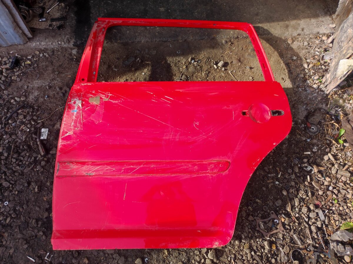 двері задні; двері задні, ліві; двері пасажирськи задні ліві Volkswagen Touran I (2003-2010) 1T0833055R