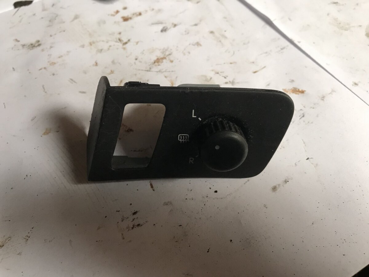 Кнопка регулировки зеркал Volkswagen Touran I (2003-2010) 1T1959552