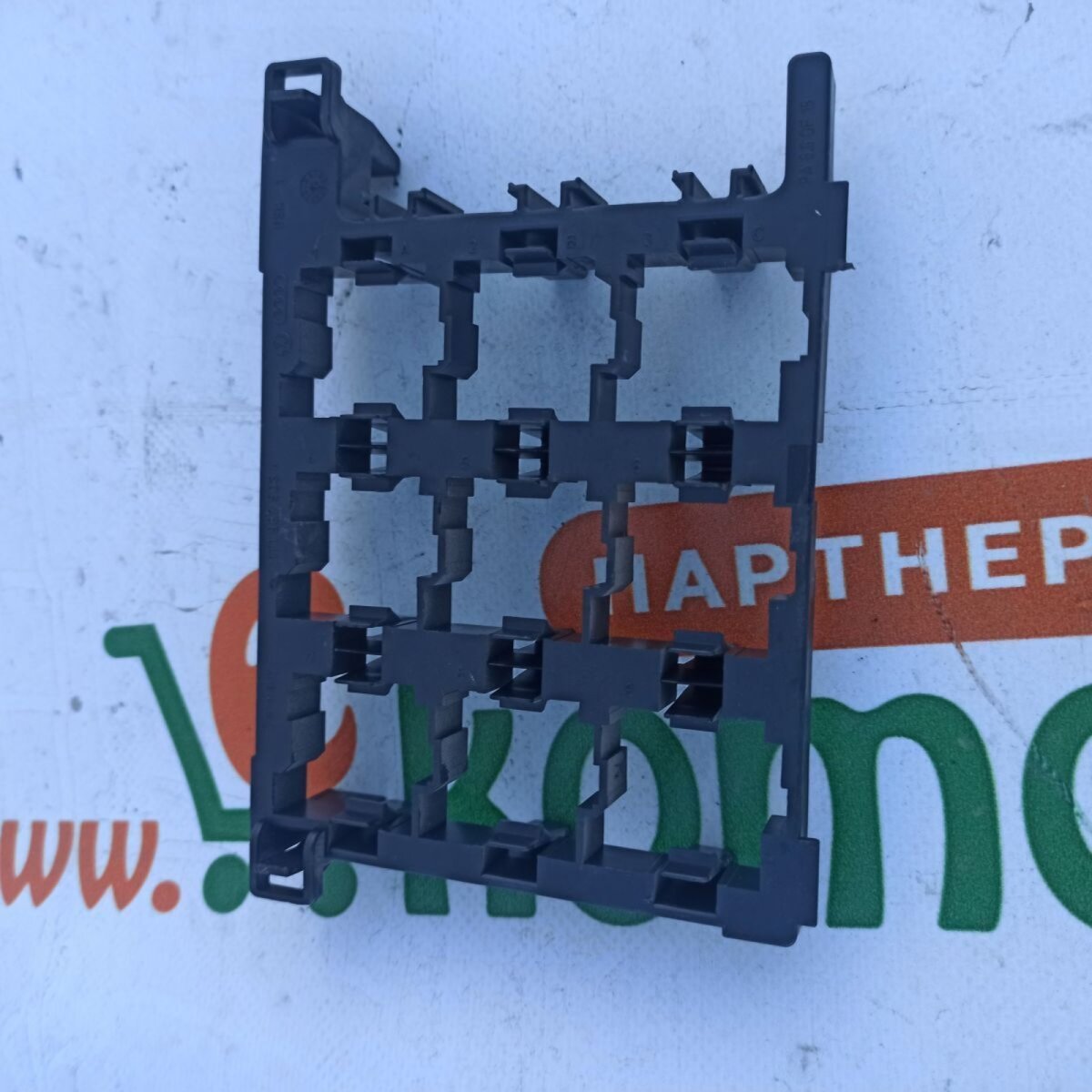 Корпус блоків реле Volkswagen Touran I (2003-2010) 1T1937503A