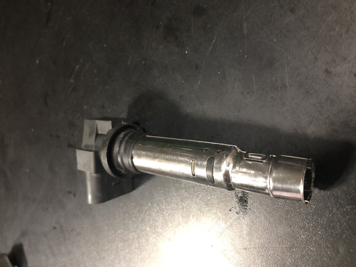 котушка запалювання Volkswagen Touran I (2003-2010) 036905715F