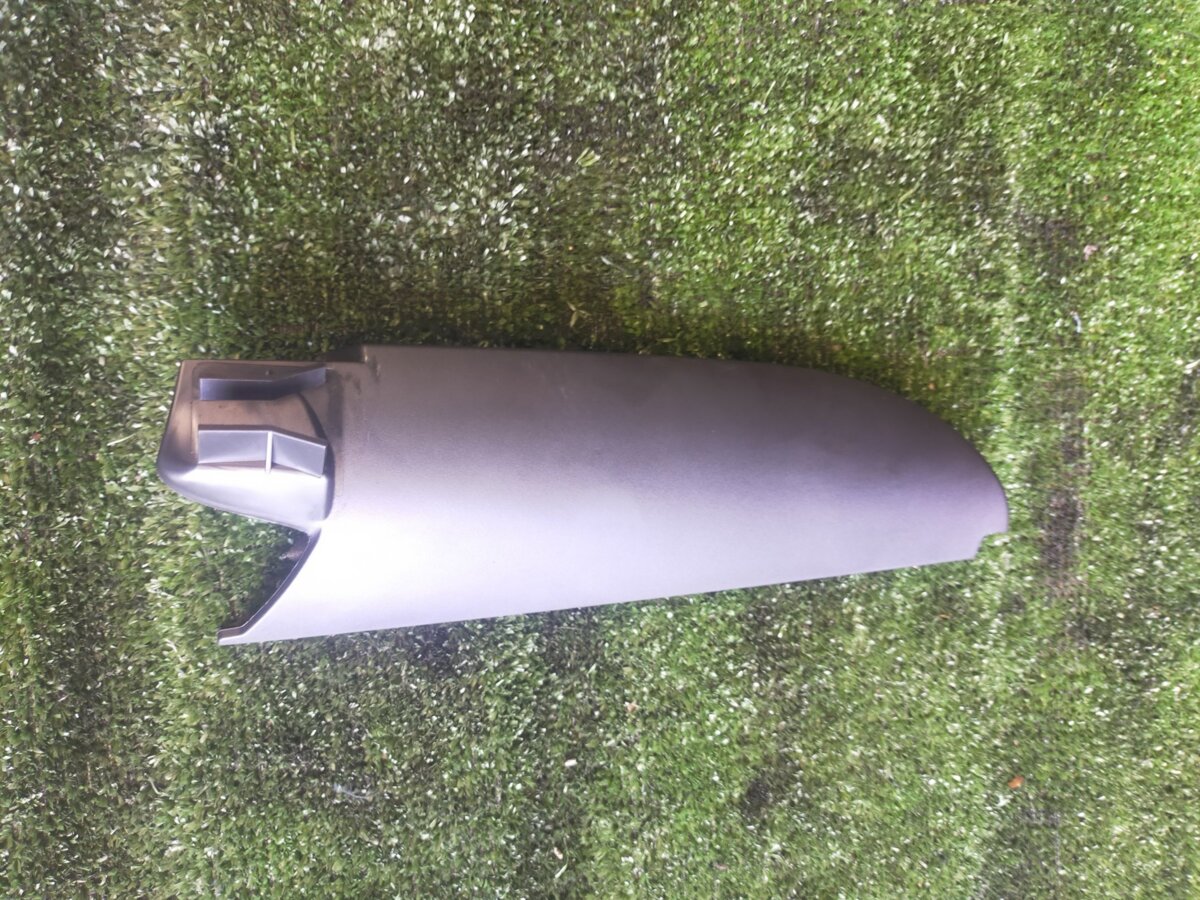 Кришка кріплення дзеркала права Volkswagen Touran I (2003-2010) 1T0837974B