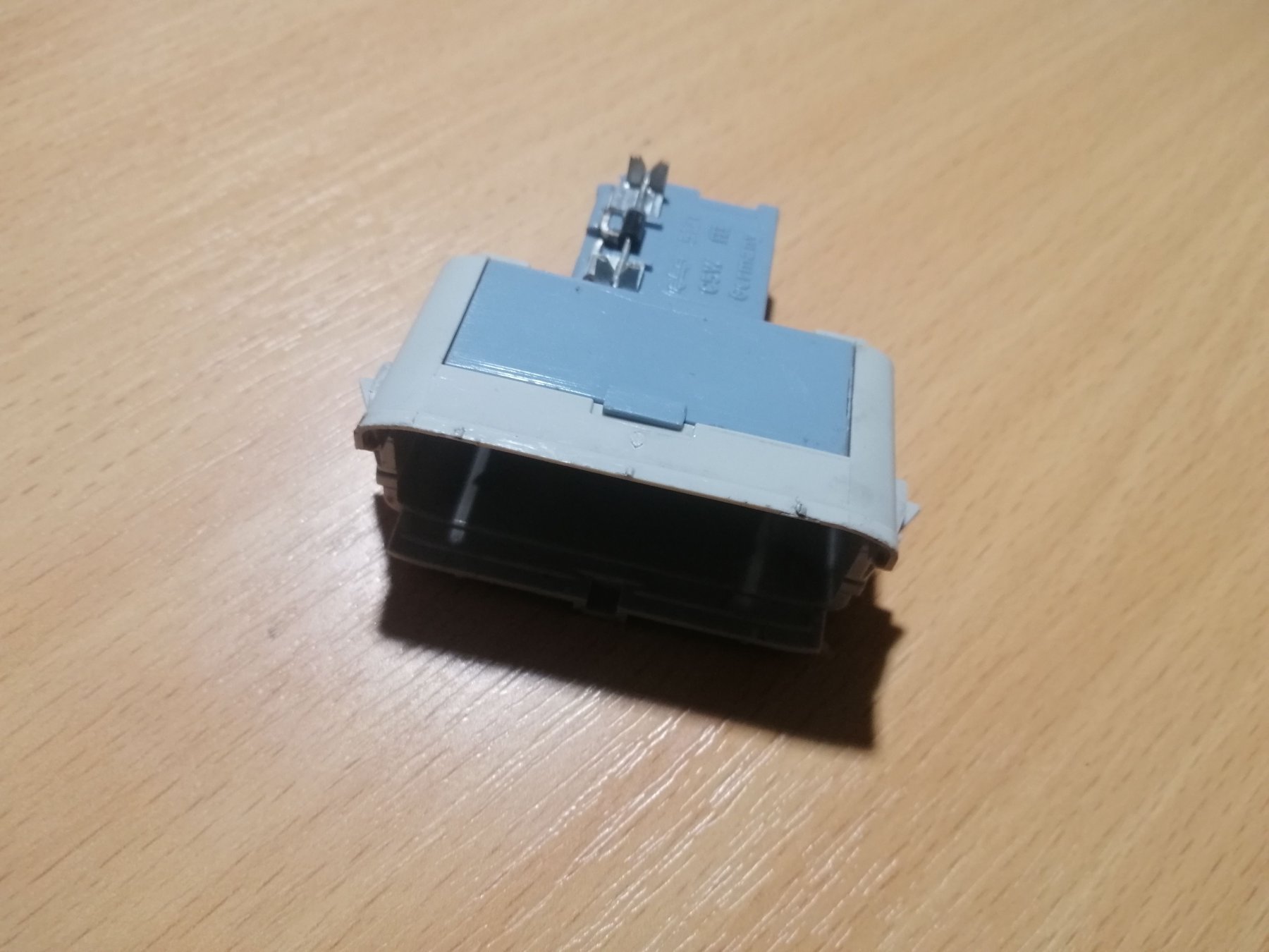 лампа підсвічування в двері, передньої правої Volkswagen Touran I (2003-2010) 6Q0947411C