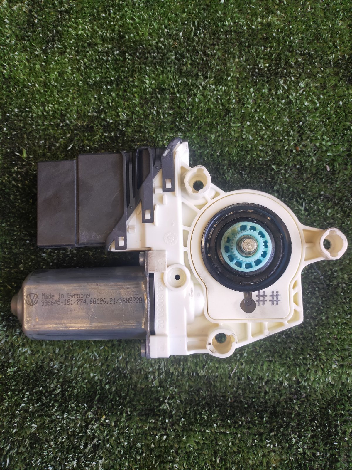 Моторчик склопідйомника заднього лівого Volkswagen Touran I (2003-2010) 1K0959703B