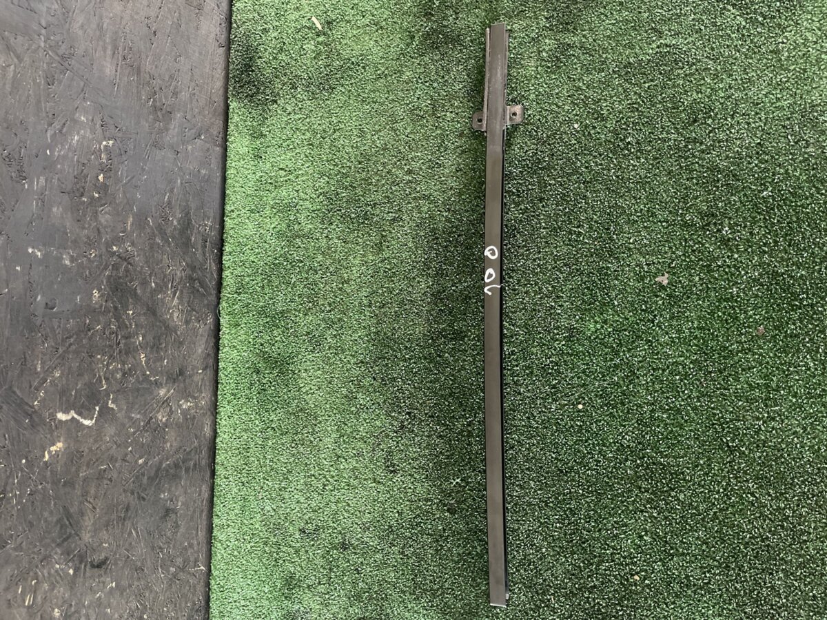 Направляюча скла Volkswagen Touran I (2003-2010) 1T0837471B9B9