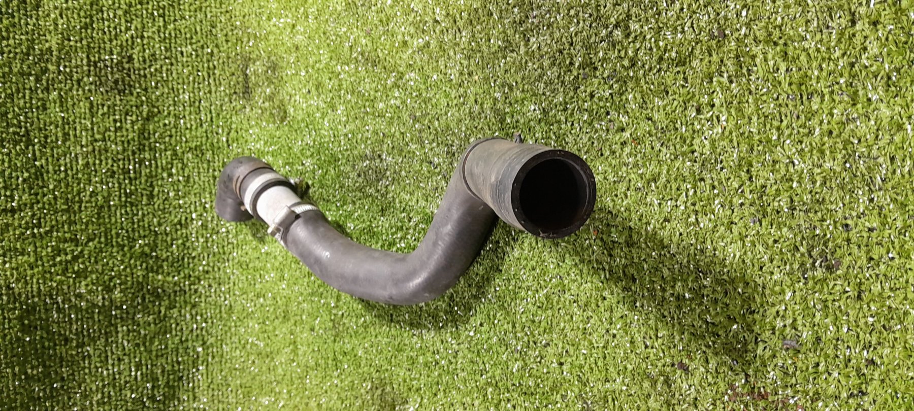 Патрубок радиатора верхний Volkswagen Touran I (2003-2010) 1K0121101BS