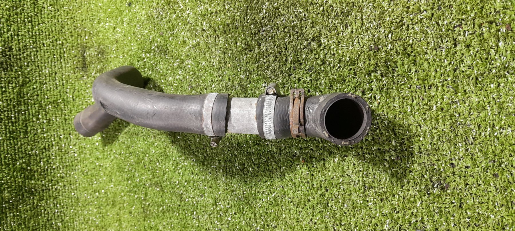 Патрубок радиатора верхний Volkswagen Touran I (2003-2010) 1K0121101BS