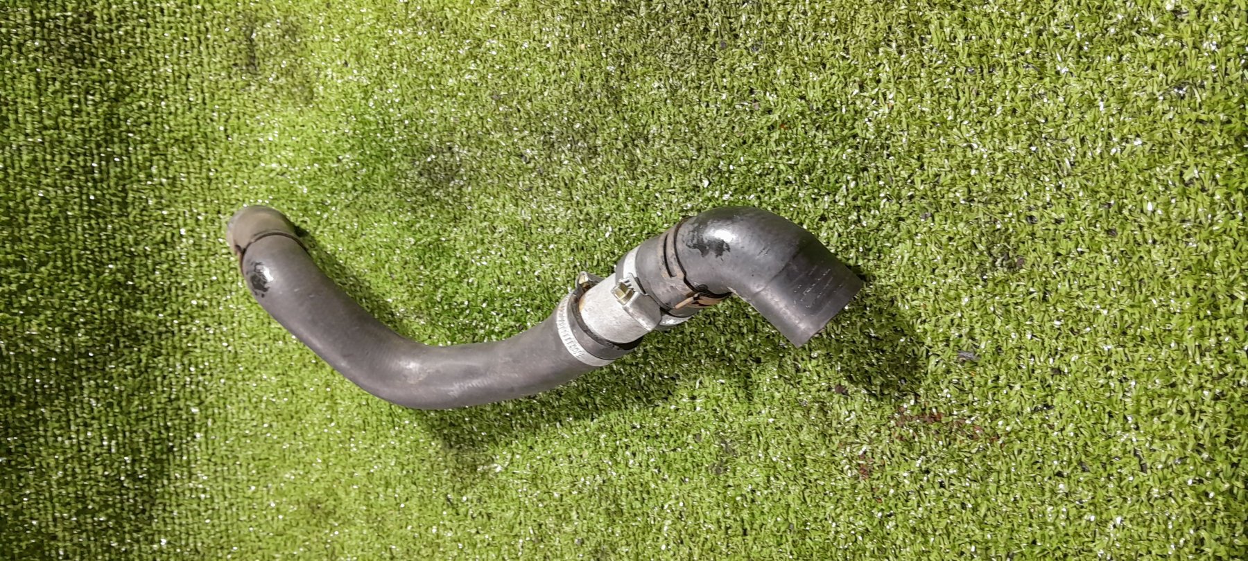 Патрубок радиатора верхний Volkswagen Touran I (2003-2010) 1K0121101BS