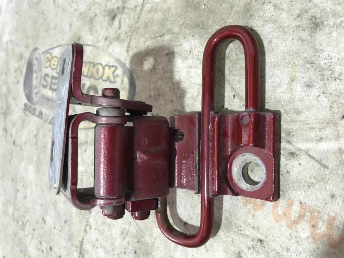 Петля двері права задня Volkswagen Touran I (2003-2010) 1T0833412C