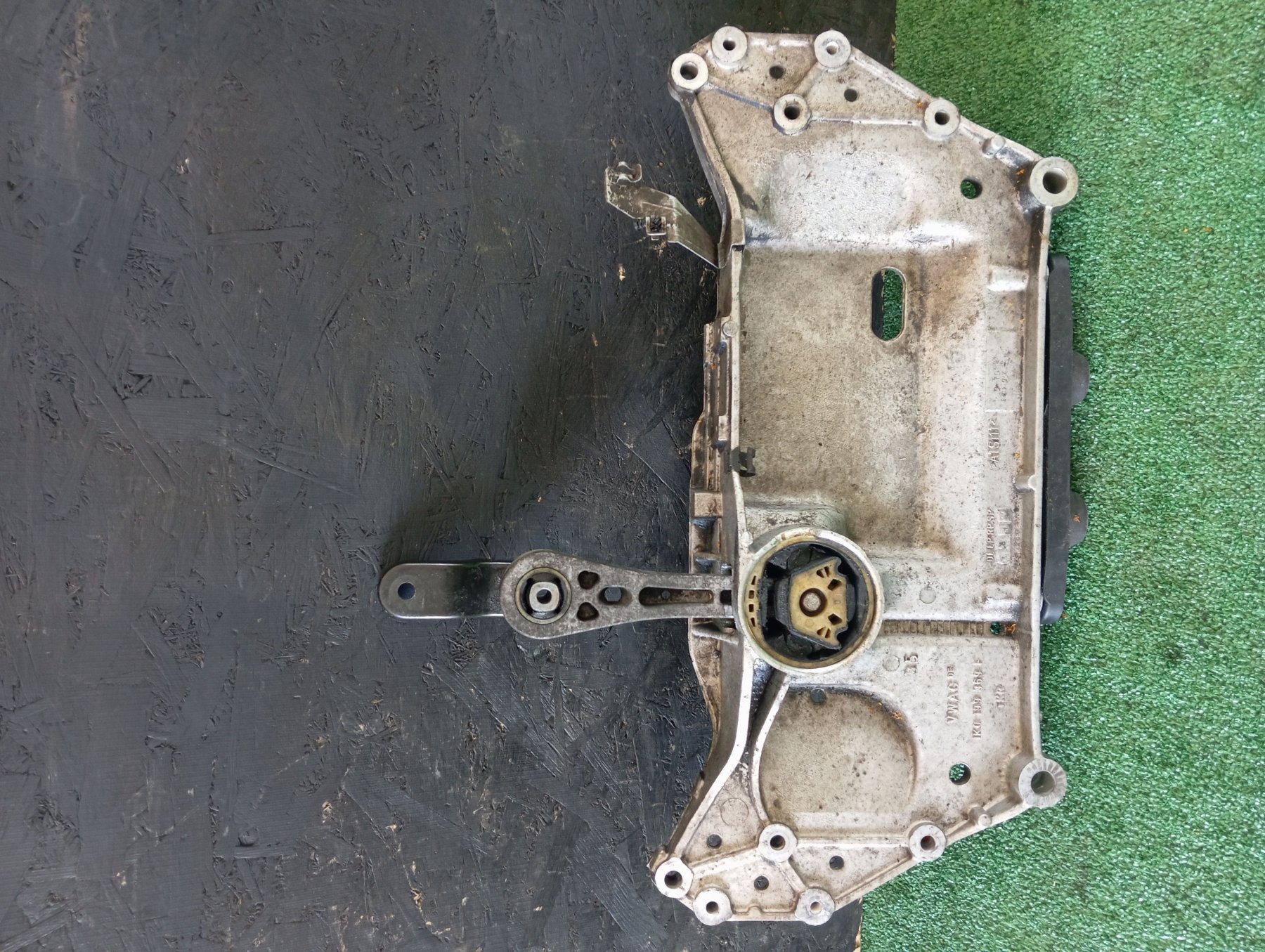 Підрамник передній Volkswagen Touran I (2003-2010) 1K0199369F