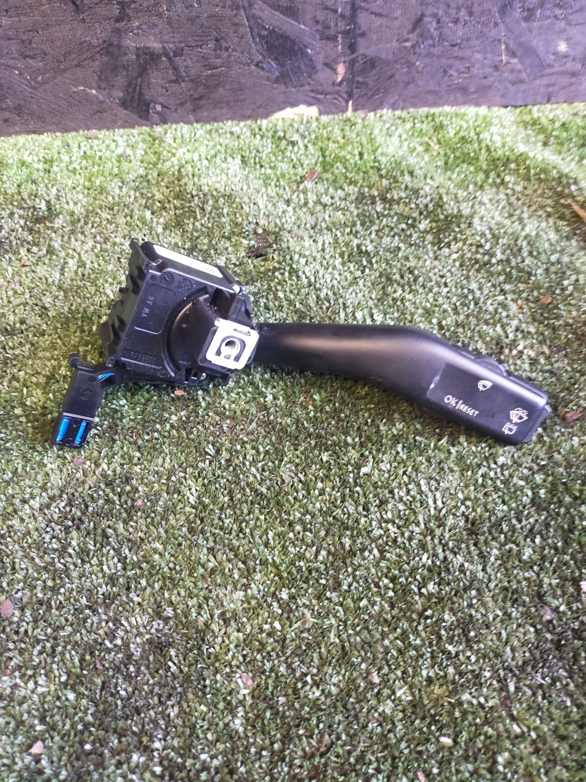 Підрульовий перемикач правий Volkswagen Touran I (2003-2010) 1K0953519A