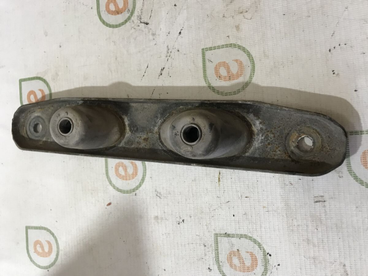 подушка кріплення глушника Volkswagen Touran I (2003-2010) 1K0253144AD