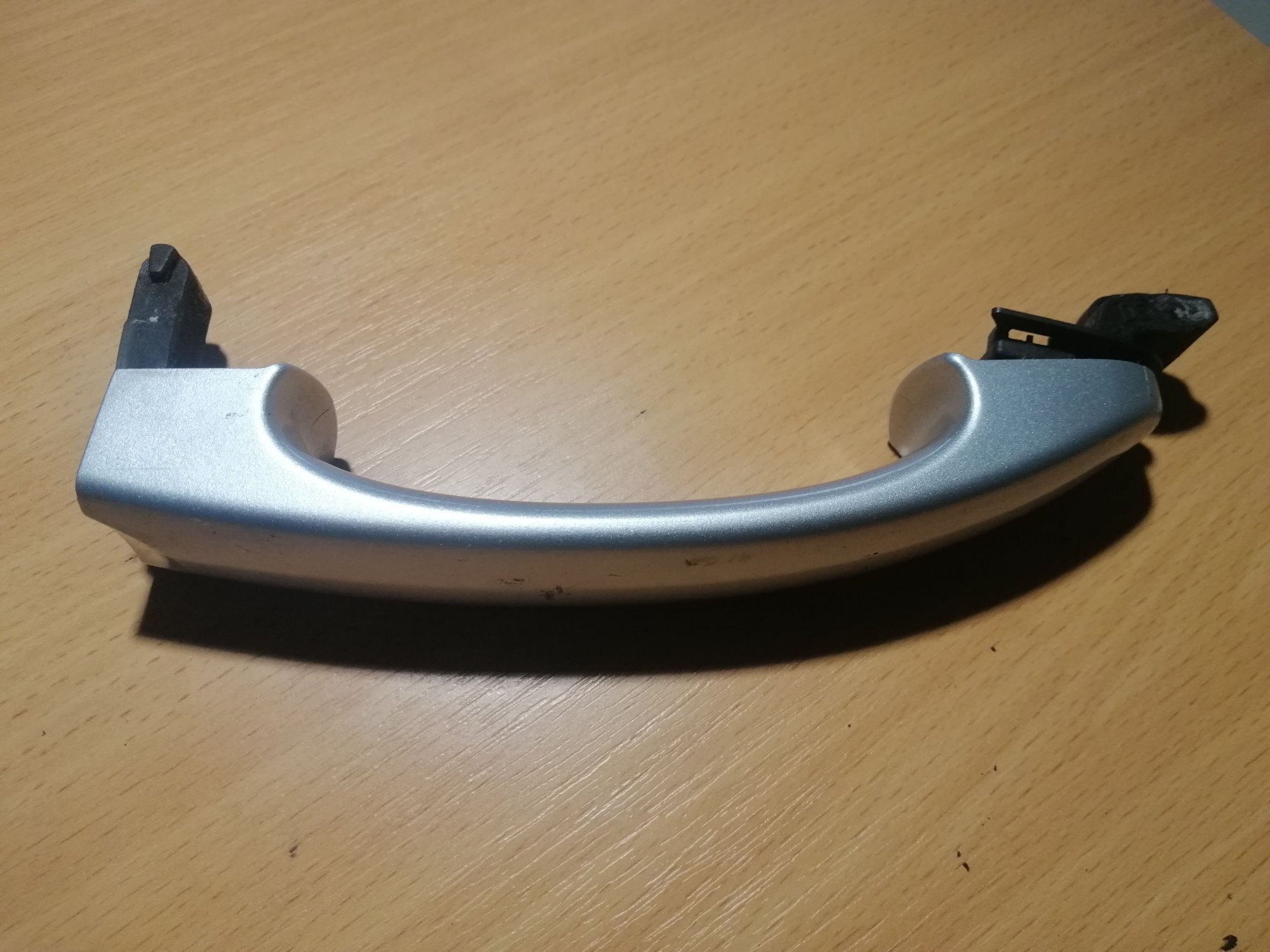 Ручка дверей зовнішня  задня ліва Volkswagen Touran I (2003-2010) 7H0837205