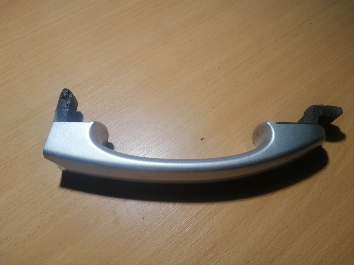 Ручка дверей зовнішня  задня ліва Volkswagen Touran I (2003-2010) 7H0837205