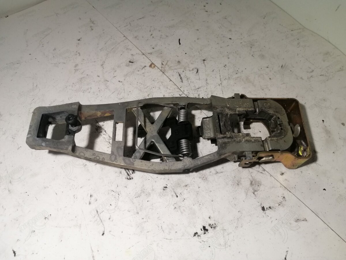 Ручка двері наруж. перед лев vw touran 03-10 Volkswagen Touran I (2003-2010) 1T0837885