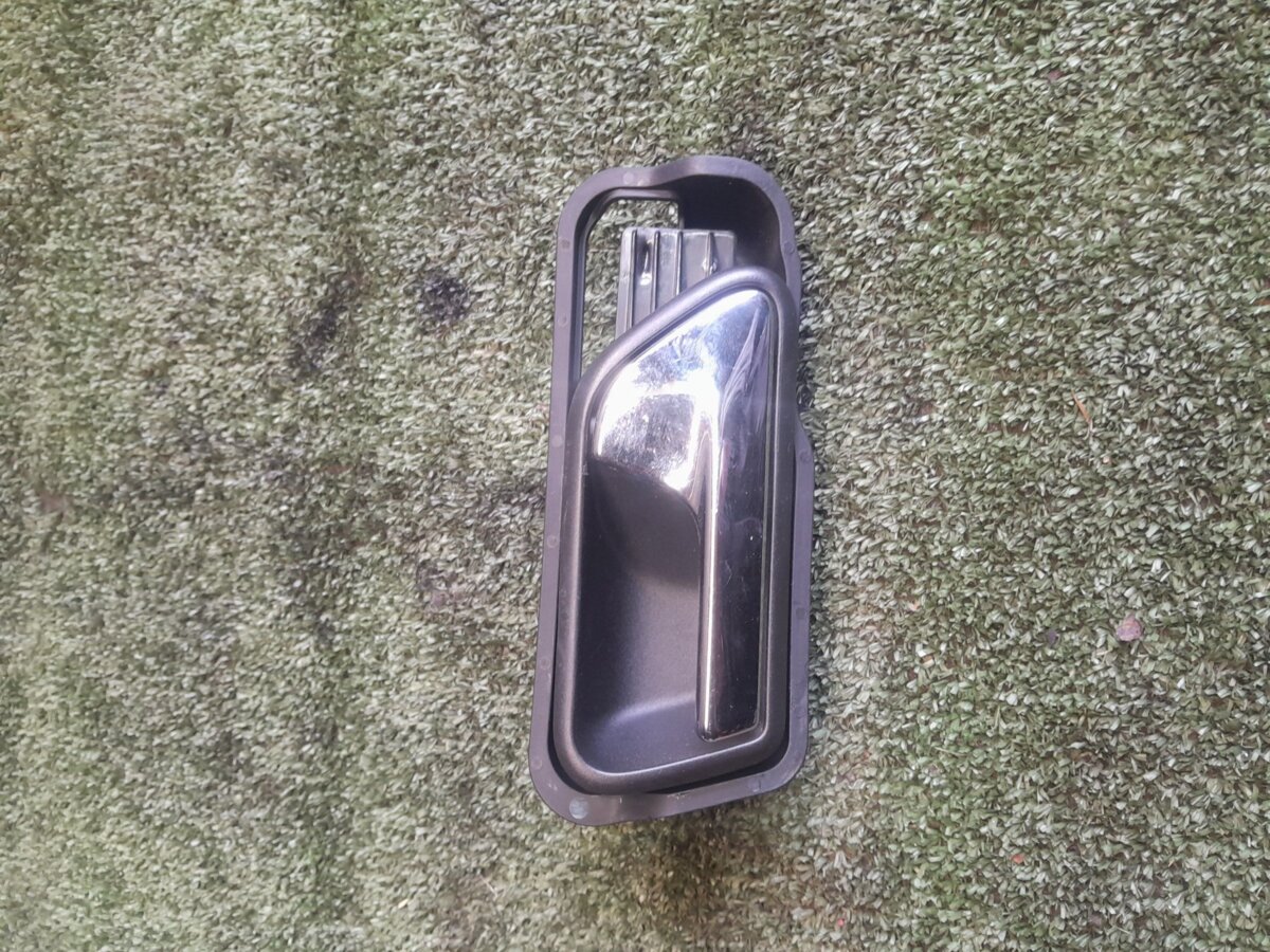 Ручка передніх правих дверей внутрішня Volkswagen Touran I (2003-2010) 1T0837198