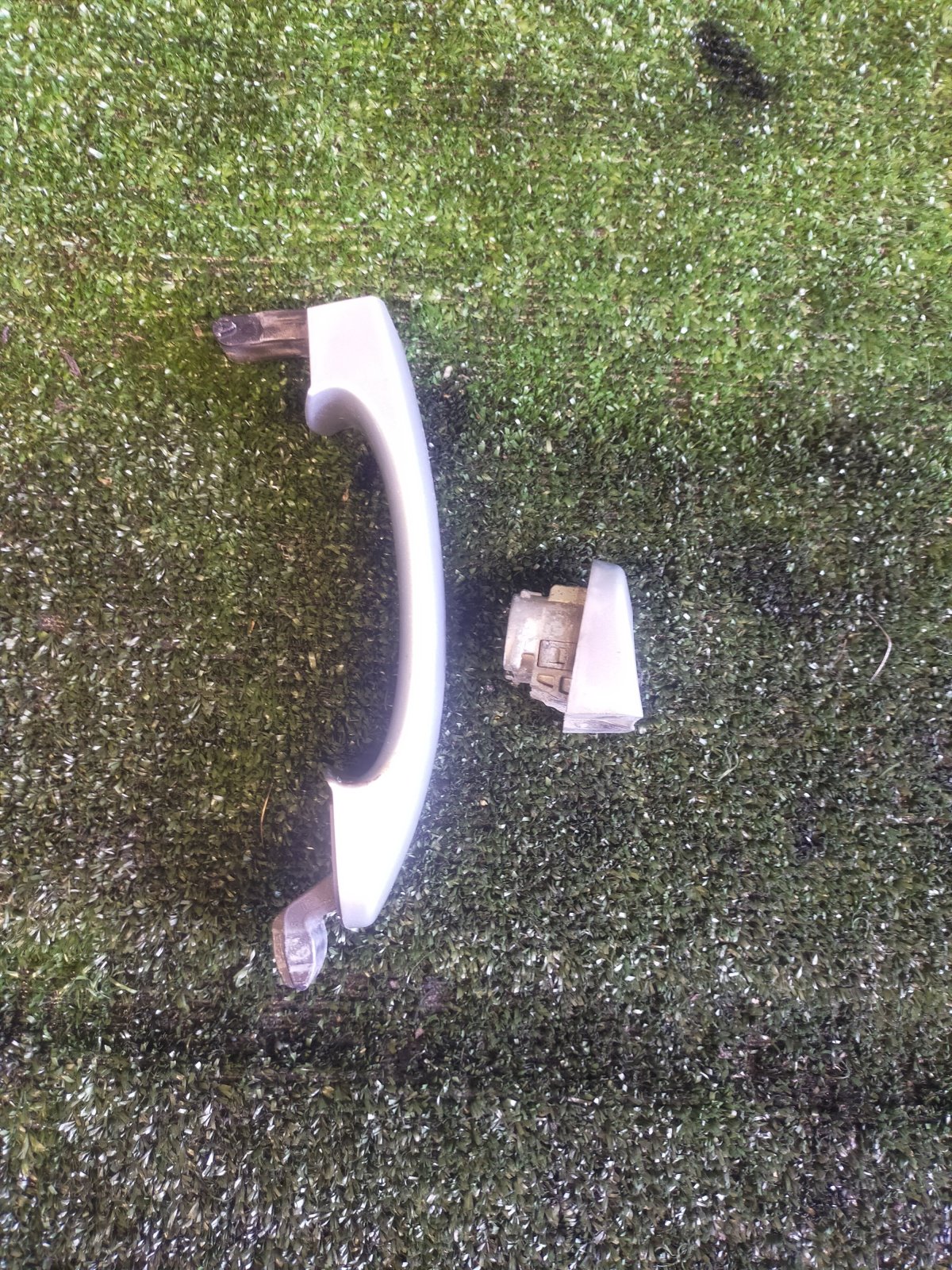 Ручка задньої лівої двері зовнішня Volkswagen Touran I (2003-2010) 7H0837205