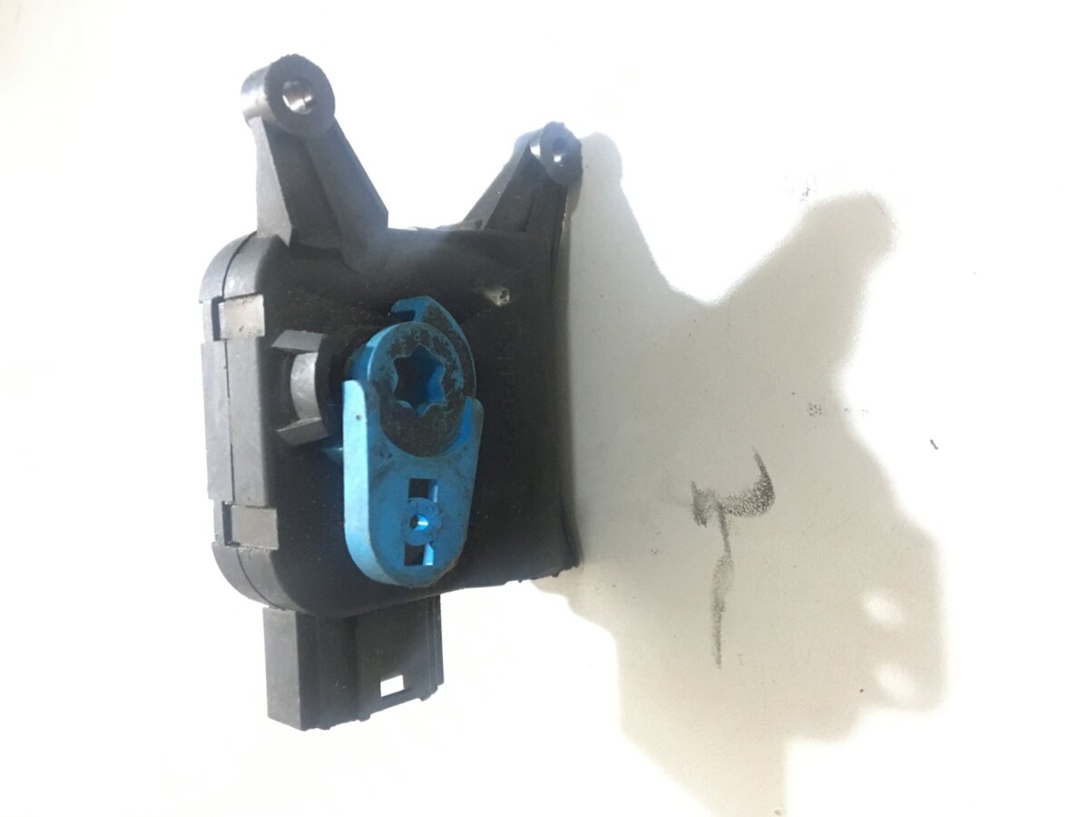 Сервопривід заслінки оргигінальний Volkswagen Touran I (2003-2010) 1K1907511E